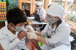 Di Linh: Tập trung các giải pháp tiêm vắc xin đúng tiến độ