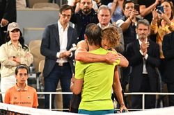 Zverev bỏ cuộc vì chấn thương, Nadal lần thứ 30 vào chung kết Grand Slam