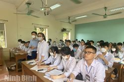 Trường THPT Yên Khánh A: Quan tâm phát triển Đảng trong học sinh