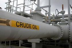 Dầu Brent vọt lên mức 121,27 USD/thùng