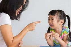 Những câu nói dễ khiến trẻ tổn thương