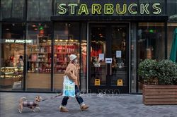 Starbucks mở cửa trở lại ở Thượng Hải, Trung Quốc