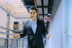 Quyền Linh kể chuyện từng 'bị đánh, bị tra tấn, đóng phim mà khổ tới mức không có gì khổ hơn'