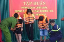 Chính trị - Xã hội Thanh niên Phòng, chống đuối nước cho trẻ em; cấp phát thuốc miễn phí người dân nghèo