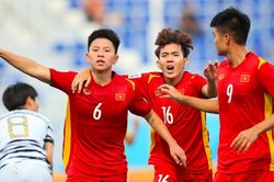 Tiến Long lập siêu phẩm giúp U23 Việt Nam chia điểm U23 Hàn Quốc