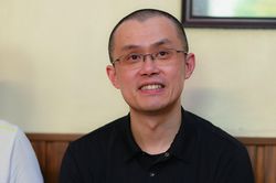 CZ uống cà phê trứng, nói về blockchain ở Hà Nội