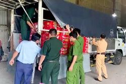 Phát hiện 4 xe tải vận chuyển hàng hóa không rõ nguồn gốc