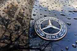 Mercedes-Benz thu hồi gần 1 triệu xe cũ do lỗi phanh