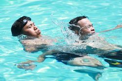 Trải nghiệm kỹ năng cứu nạn đuối nước ở ngoại thành Hà Nội