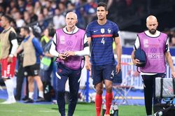 Pháp còn thua nếu Deschamps còn bảo thủ