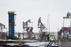 OPEC+ đồng ý tăng sản lượng dầu