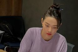 Trước thềm hôn lễ, Minh Hằng chia sẻ: 'Vẫn quay, vẫn diễn, vẫn làm quằn quại mỗi ngày'