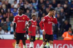 Pogba bị cảnh báo