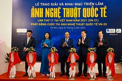Trao giải và khai mạc triển lãm Ảnh nghệ thuật quốc tế lần thứ 11 tại Việt Nam