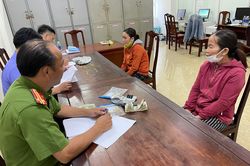 Bắt 2 phụ nữ buôn ve chai lẻn vào nhà dân trộm nhiều tài sản