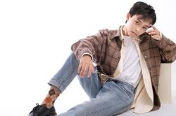 Hồ Văn Cường vừa đạt thành tích bất ngờ này khi được danh ca Ngọc Sơn 'nâng đỡ'