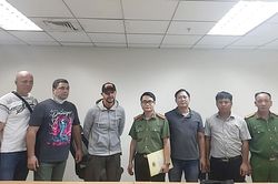 Bàn giao đối tượng bị yêu cầu dẫn độ cho Bộ Nội vụ Liên bang Nga