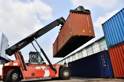 Điều chỉnh mức thu phí cảng biển ở TP.HCM trong tháng 7
