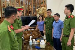 Khởi tố, bắt tạm giam Trưởng khoa Dược Bệnh viện Đa khoa Sơn La liên quan vụ Việt Á