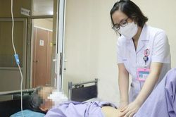 Người đàn ông suýt mất mạng vì dùng thuốc 'gia truyền' chữa loét miệng