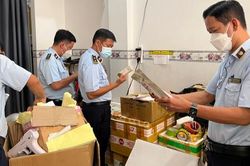 Thu giữ hàng nghìn hộp Peel vi tảo nhãn hiệu Le'peau bán livestream