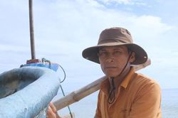 Người đàn ông trên chiếc ghe nhỏ cứu sống 5 ngư dân chìm tàu giữa biển