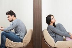 Khi vợ chồng mất kết nối, như hai người trọ cùng phòng