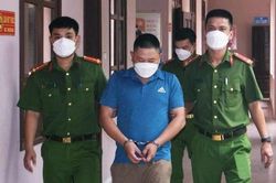 Nguyên kế toán UBND xã bị bắt vì thu tiền của dân sai mục đích