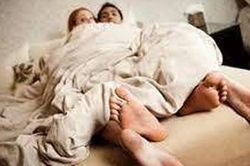 Chồng hối hận vì bắt quả tang vợ ngoại tình