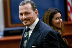 Luật sư của Johnny Depp phủ nhận chiến dịch bôi nhọ Amber Heard