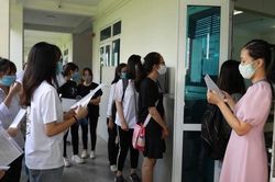 Thí sinh vào phòng thi, có hay không phải đeo khẩu trang?