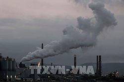 Canada ra mắt thị trường phát thải carbon