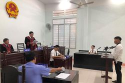 Nhậu rồi gây gổ, chống đối tổ công tác
