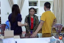 'Nữ quái' giấu 4 bánh heroin trong bao tải mang đi bán
