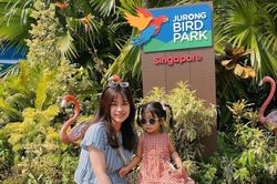 Du khách trẻ hào hứng du lịch Singapore sau dịch