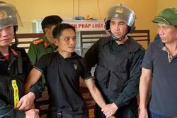Bắt được nghi phạm chém 3 người hàng xóm thương vong