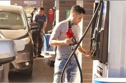 Giá xăng cao kỉ lục tại Mỹ: trạm xăng ngừng bán, rộ nạn trộm xăng