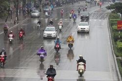 Bắc Bộ mưa gia tăng, Trung Bộ nắng nóng kéo dài