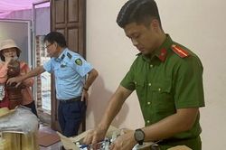 Phát hiện cơ sở làm giả hơn 2.000 lít mật ong chính hiệu từ đường, mạch nha