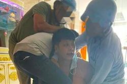 Con nghiện hành hạ cha ruột suốt 10 ngày trước khi sát hại