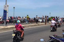 Để lại xe máy, cô gái 22 tuổi nhảy cầu Cửa Đại