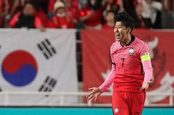 Son Heung Min đá phạt thành bàn 2 trận liên tiếp trong 1 tuần