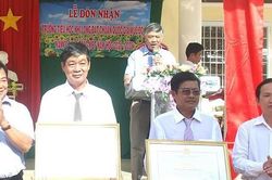 Trà Vinh: Trường Tiểu học Nhị Long đón bằng công nhận Trường đạt chuẩn quốc gia mức độ 1