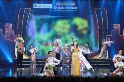 Chương trình nghệ thuật 'Vinh quang Tổ quốc Việt Nam'