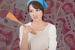 Vợ được bồi thường hơn 100 triệu đồng hậu ly hôn vì 7 năm làm nội trợ