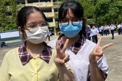Hơn 2000 cán bộ chấm thi tuyển sinh vào lớp 10