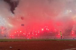 Thắp lửa cho V League