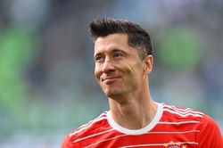 Hai đại gia nước Anh và PSG tranh giành Lewandowski