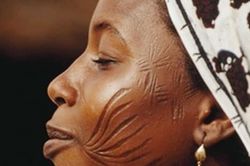 Chấm dứt hủ tục đáng sợ của nhiều bộ tộc Nigeria