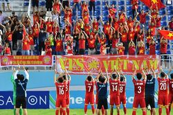 U23 Việt Nam tri ân CĐV, chia hai cánh quân về nước
